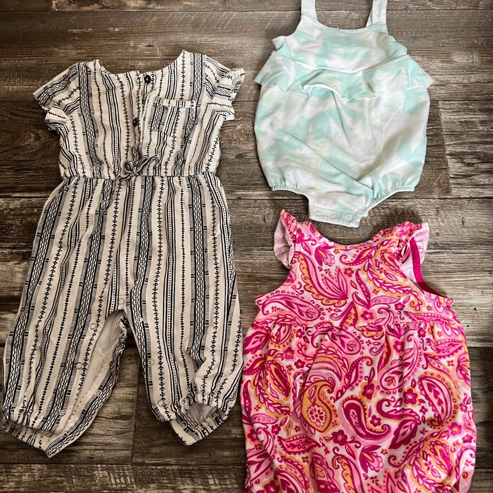 Bundle of 3 outfits. Size 3-6 months